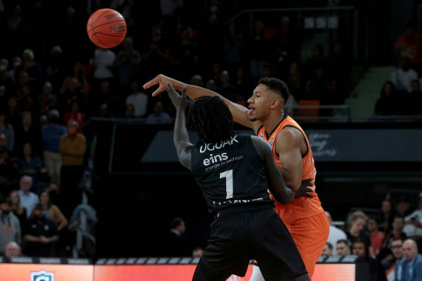 宴会将由萨 宴会将由萨