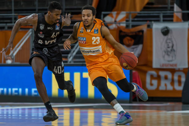 和替补前锋 和替补前锋