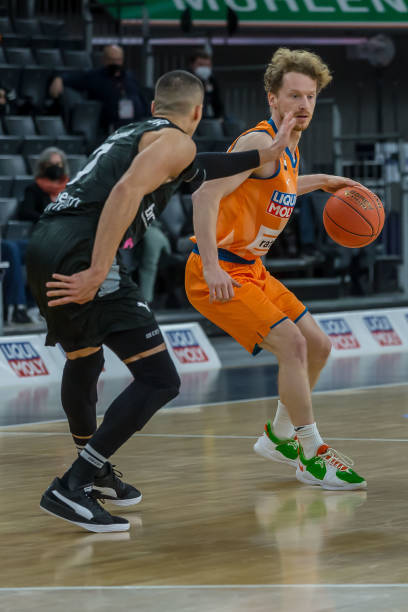 里贝里在某 里贝里在某